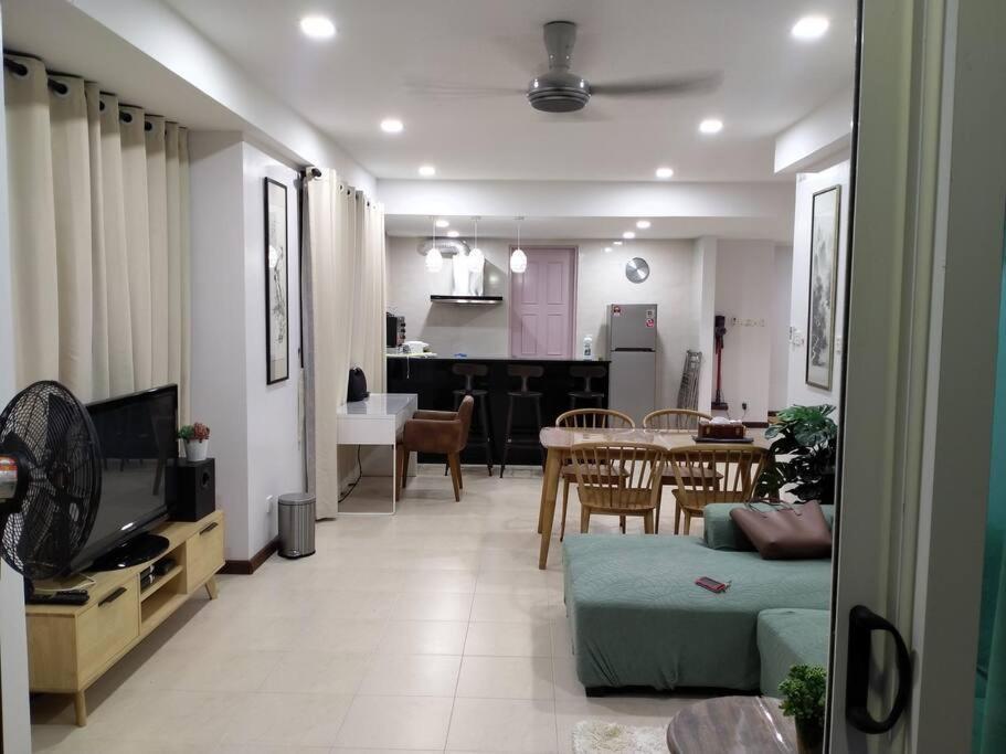 Santubong Sejinjang Apartment *